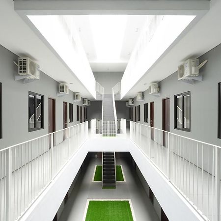 Reddoorz Plus Near Jiexpo Kemayoran Τζακάρτα Εξωτερικό φωτογραφία