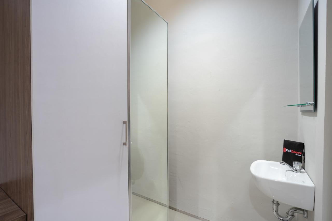 Reddoorz Plus Near Jiexpo Kemayoran Τζακάρτα Εξωτερικό φωτογραφία