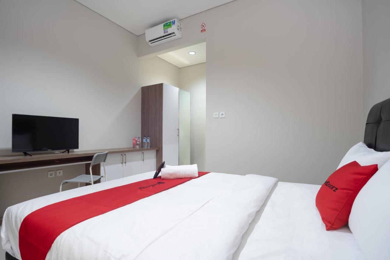 Reddoorz Plus Near Jiexpo Kemayoran Τζακάρτα Εξωτερικό φωτογραφία